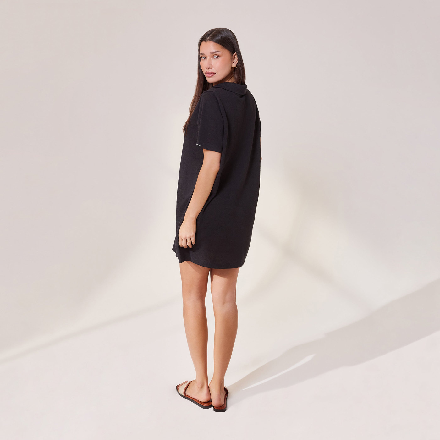 Leichtes Strickkleid mit Kragen - Schwarz