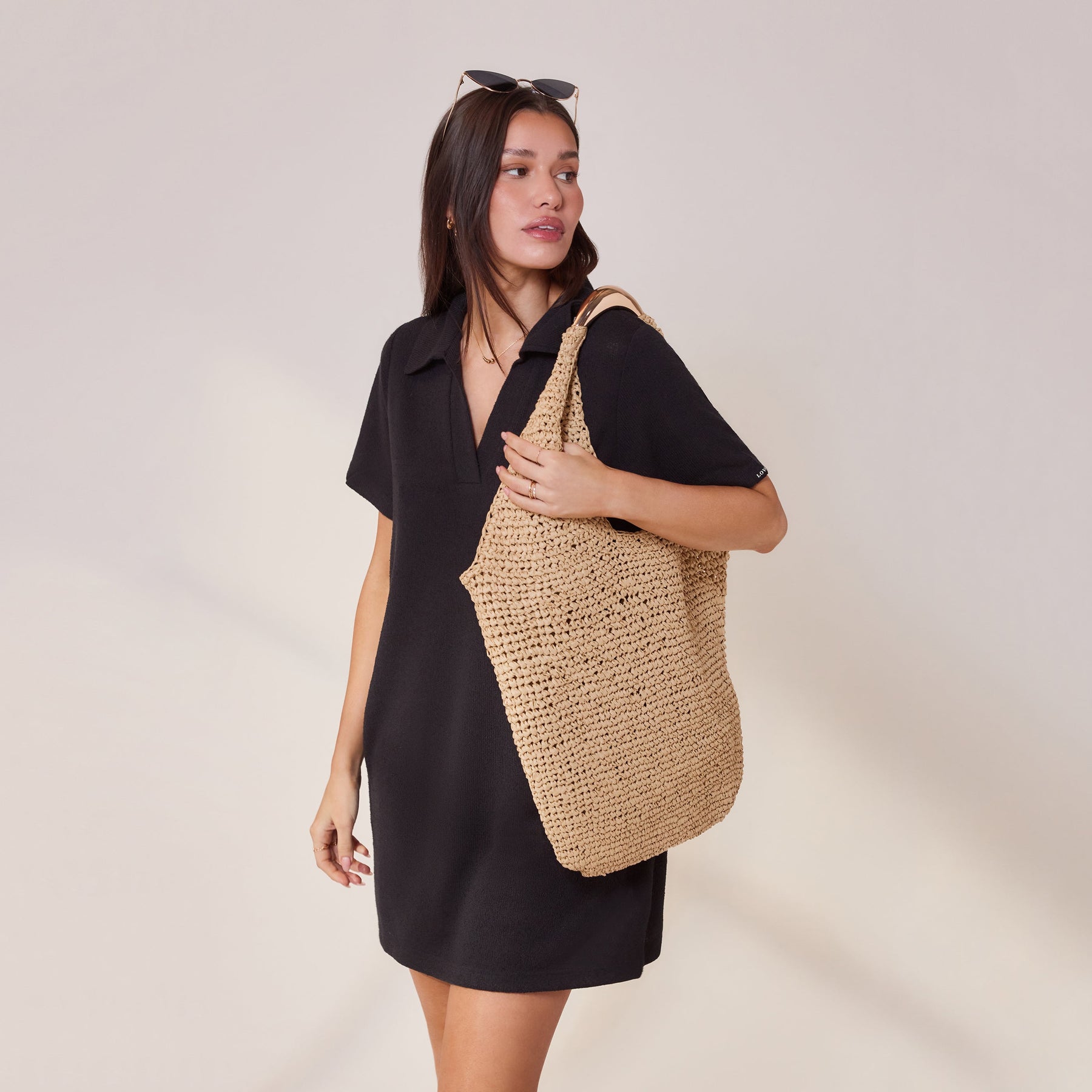 Leichtes Strickkleid mit Kragen - Schwarz