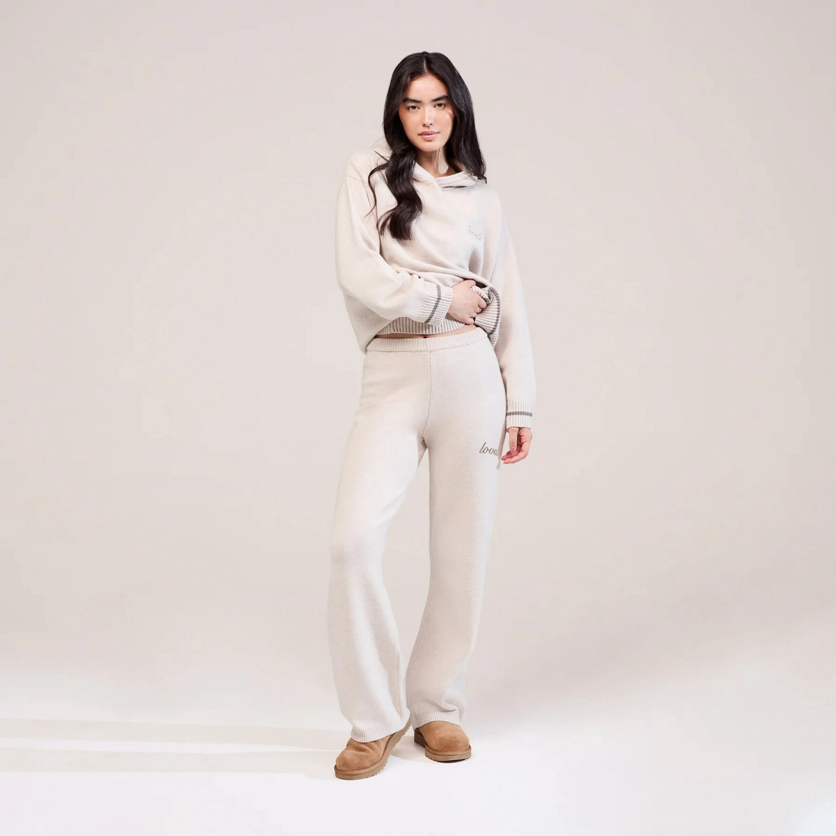 Weicher Kapuzenpullover aus Strick - Beige