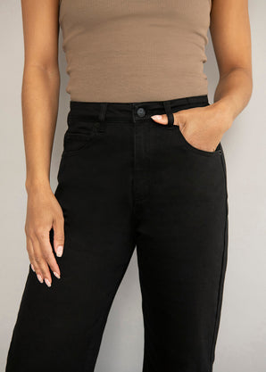 Straight-Fit Jeans - Black