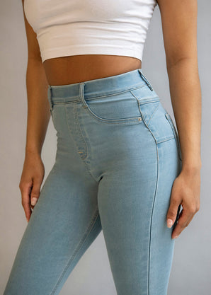 Ultimate 7/8 Jeggings Curvy - Light Blue