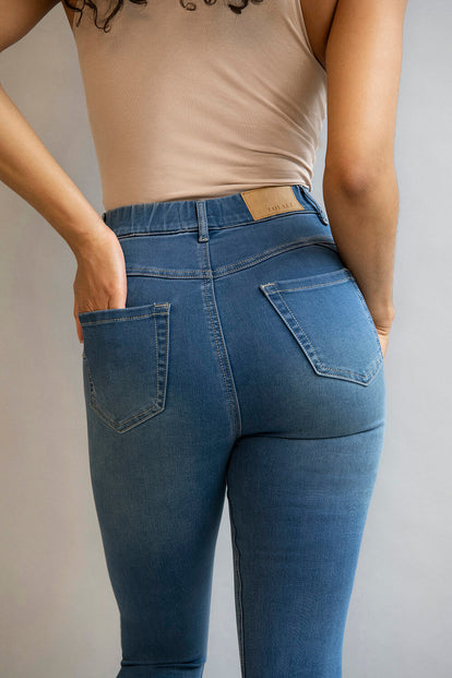 Ultimate 7/8 Jeggings - Mid Blue