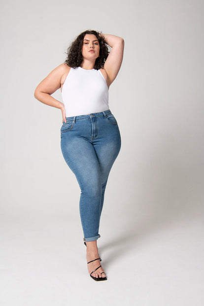 Gerippte Hose Mit Weitem Bein Curvy-Fit Mom Jeans - Mid Blue