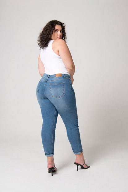 Gerippte Hose Mit Weitem Bein Curvy-Fit Mom Jeans - Mid Blue