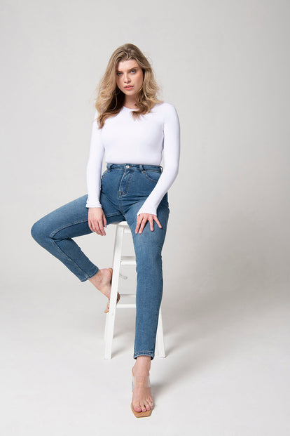 Slim-Fit Mom Jeans - Mid Blue