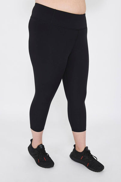 Focus Cropped High Waisted Sport Leggings Curvy - Midnight Black