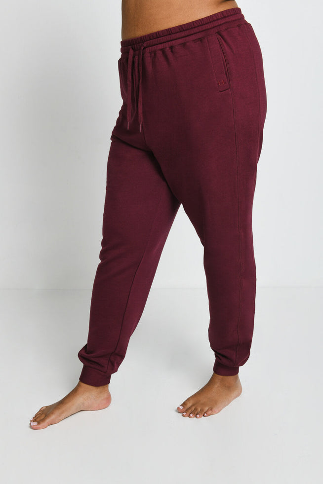 Luxus Lounge Jogginghose Curvy - Dark Cherry