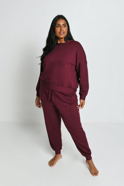 Luxus Lounge Sweatshirt Curvy - Dark Cherry