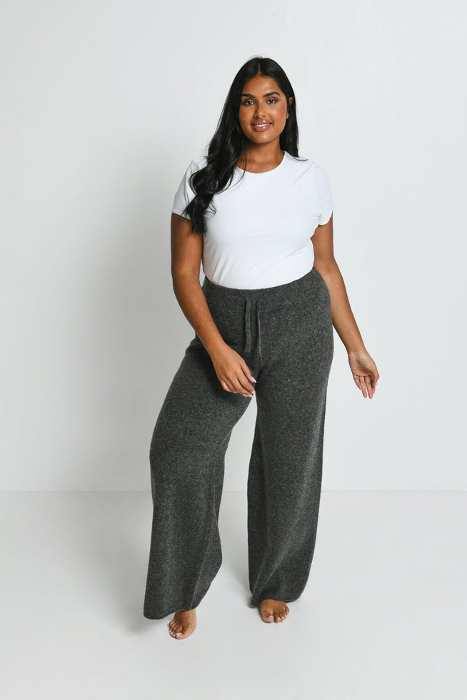 products/C_DarkGrey_WideLegKnitTrousers_1_861aa895-8705-4f50-8c3a-90b743d74b00.jpg