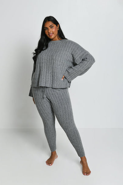 products/C_Grey_CableKnitJogger_1_458d287b-3ee2-454f-9d38-3c6e11dde61c.jpg