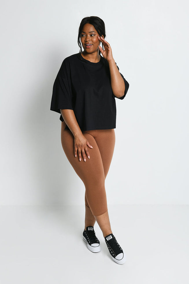 products/C_Mocha_Brown_Plus_Size_Cropped_Leggings_1_0e2d2b06-bfaa-4e24-a870-fa15f667e172.jpg