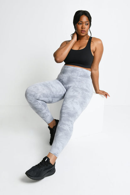 Revitalise 7/8 High Waisted Leggings Curvy - Sky Grey Tie Dye