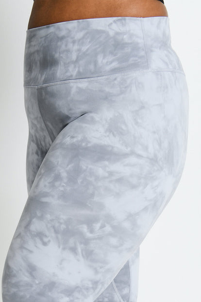 Revitalise High Waisted Leggings Curvy - Sky Grey Tie Dye