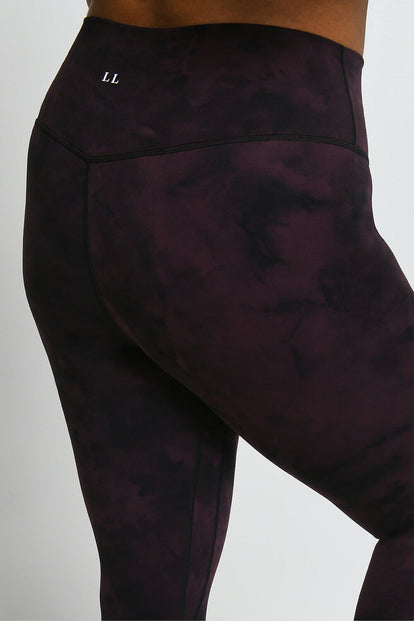 Revitalise 7/8 High Waisted Leggings Curvy - Dark Cherry Tie Dye