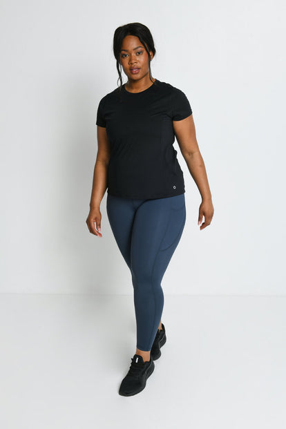 Rose - Height: 5'10 | Wearing Size 18 Tall