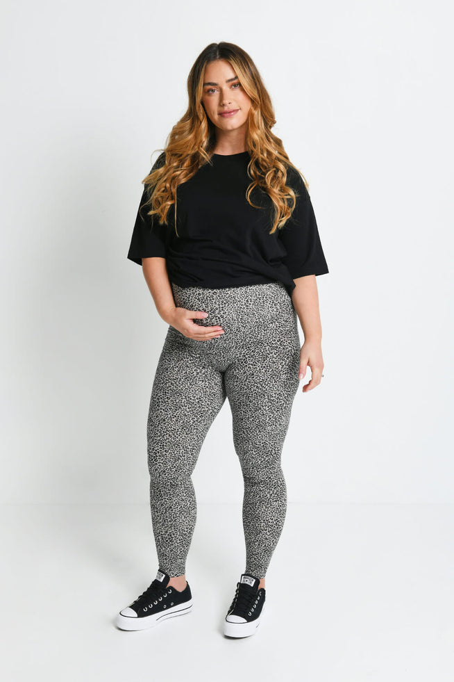 products/M_Leopard_Print_Classic_Full_Length_Maternity_Leggings_1_4b7eeeb9-0796-437a-b600-e7c75b237f93.jpg