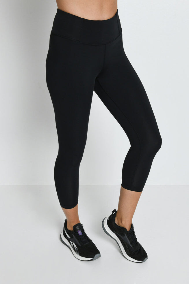 Focus Cropped High Waisted Sport Leggings - Midnight Black